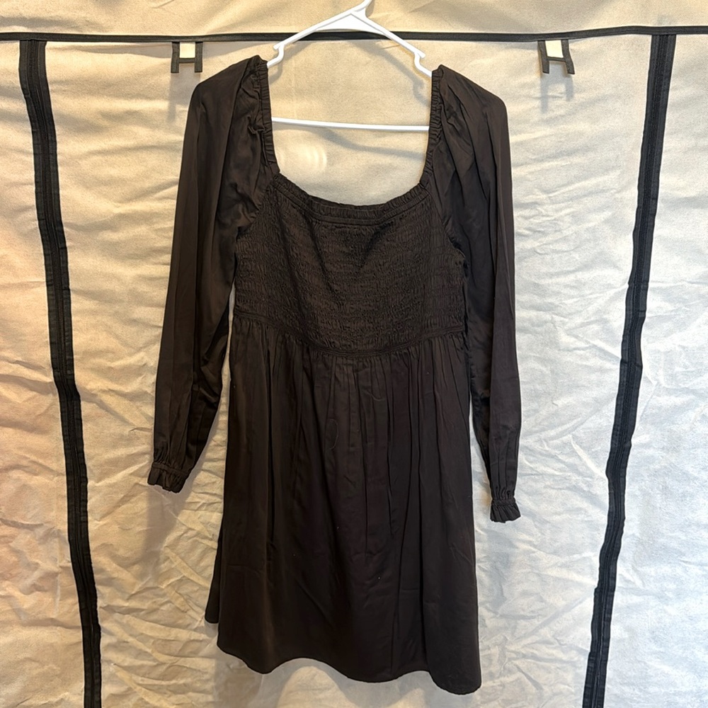 New with tags! Dark brown dress from Gap. Size M Petite.